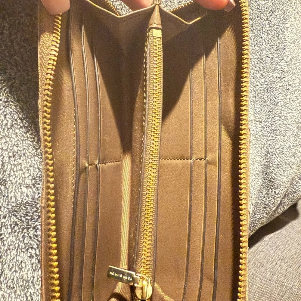 Tory Burch Tan Quilted Wallet - Picture 5 of 8